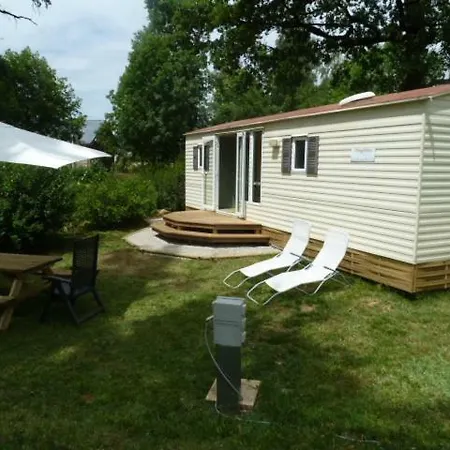 Etang Du Camp 3* Senergues