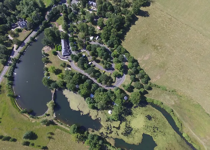 Etang Du Camp Camping Senergues